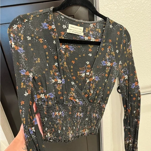 Urban Outfitters Floral Long Sleeve V Neck - Picture 8 of 9